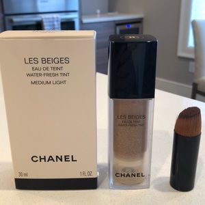 Chanel Les Beiges Water Fresh Tint Medium Light